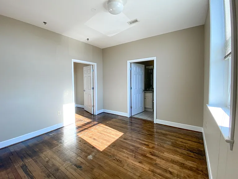 562 3rd St #206 — Photo 7