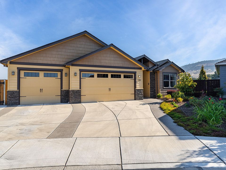 1st image of 3283 Fallen Oak Dr