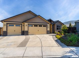 3283 Fallen Oak Dr, Medford, OR 97504