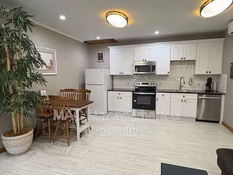 1st image of 335 N Peachtree Ave #4