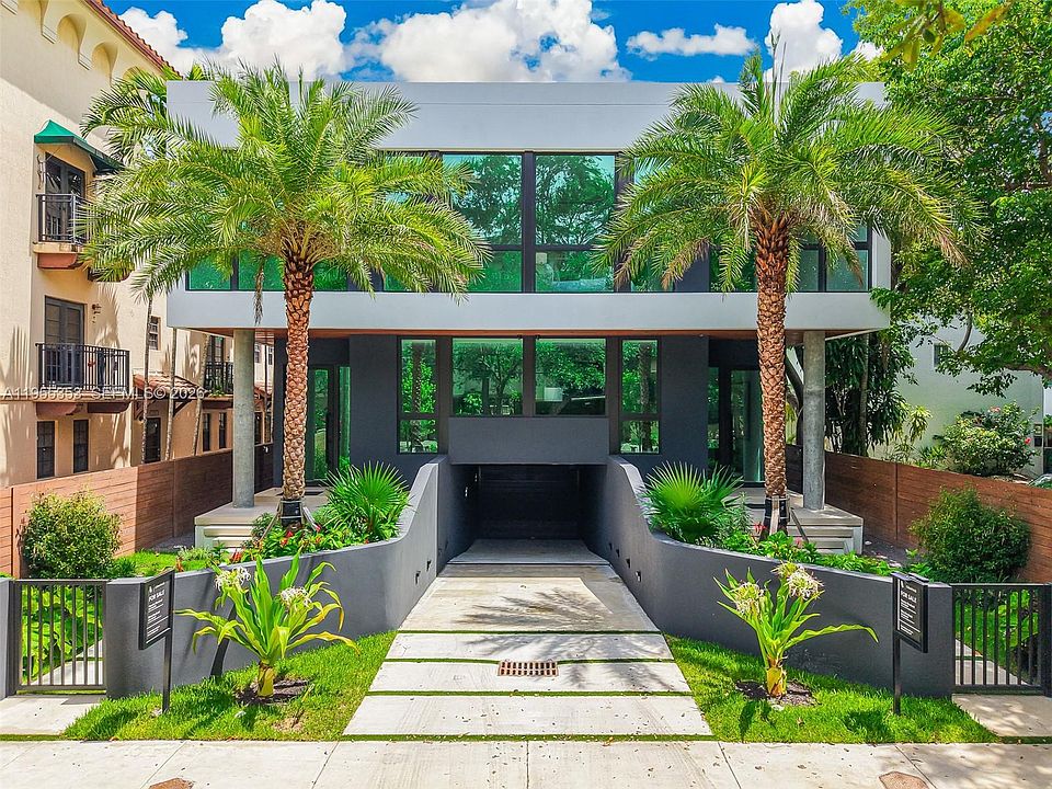 1st image of 2822 Coconut Ave #2822