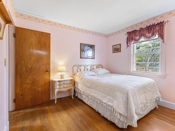 5th image of 1571 River Road