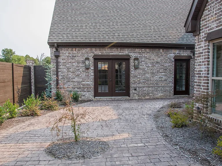 4269 Farmington Cv — Photo 35