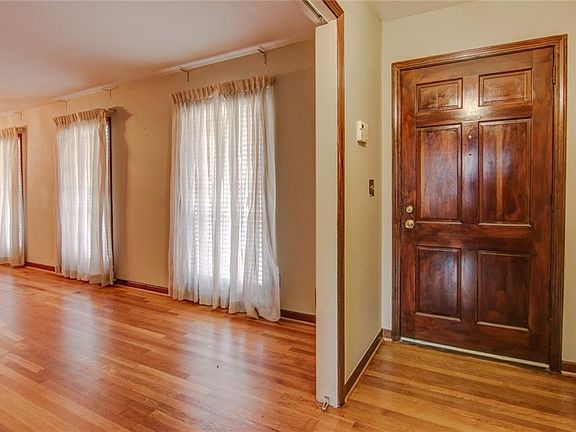 3rd image of 2548 Casablanca Dr