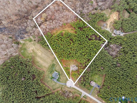 4th image of 2018 Walnut Tree Pl