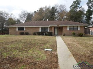 807 University Dr, Carthage, TX 75633