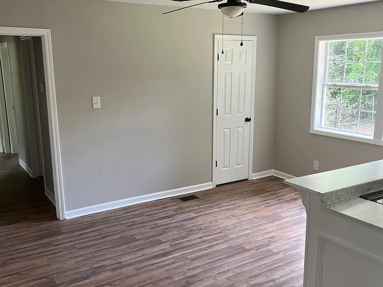 2920 Shelby Dr — Photo 3