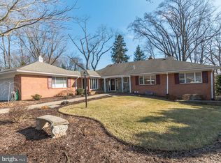 9223 Quintana Dr, Bethesda, MD 20817