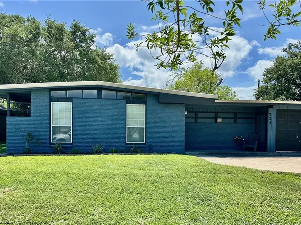 723 Santa Barbara Dr, Kingsville, TX 78363