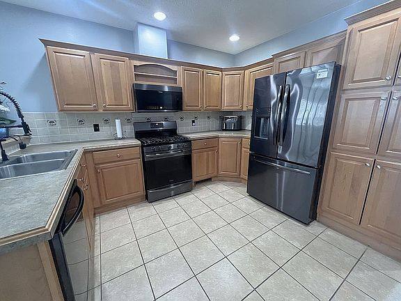 2nd image of 5256 Sheffield Dr