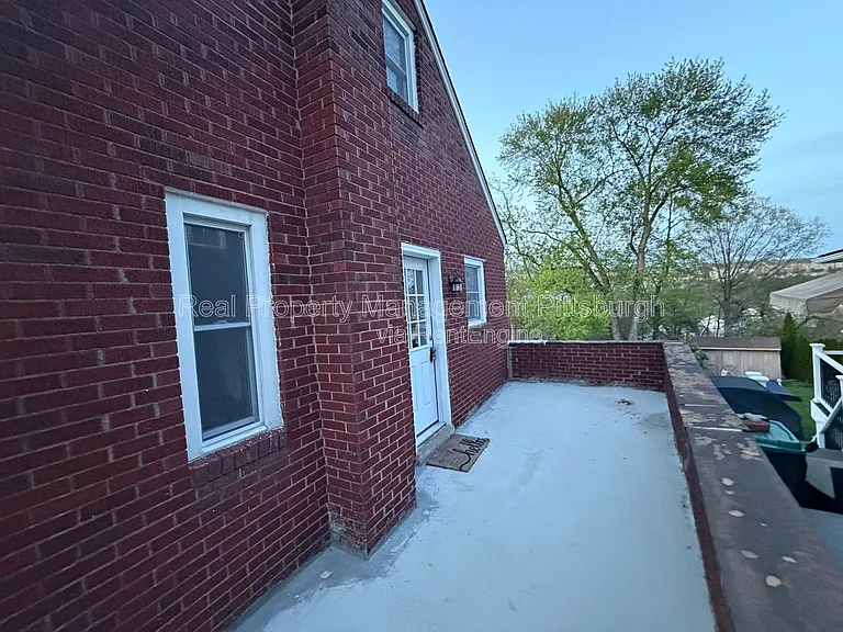 1053 Edward Dr — Photo 14