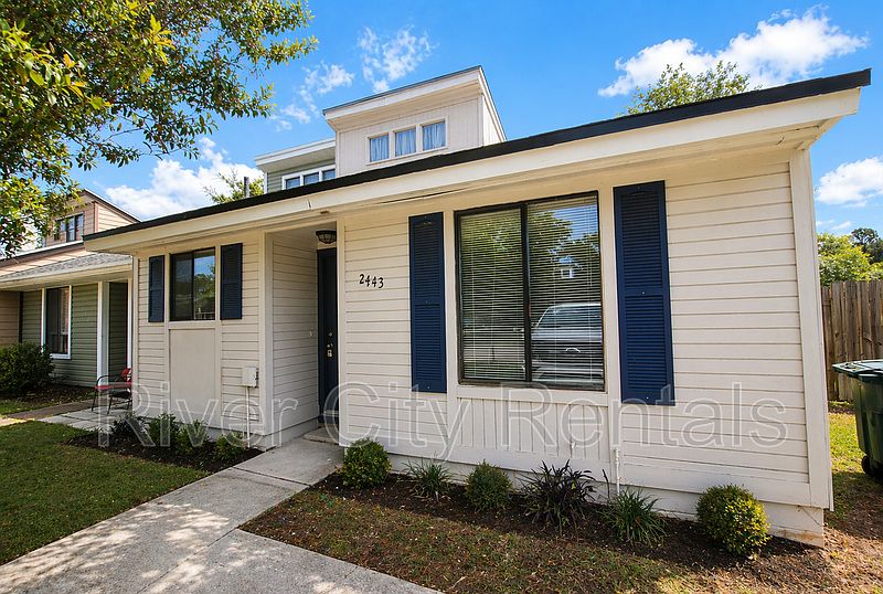 1st image of 2443 N Seabury Pl