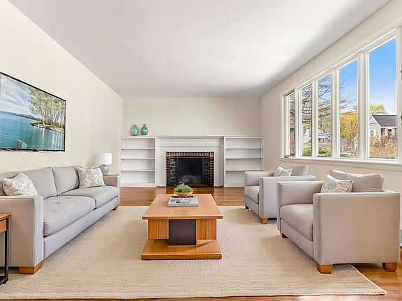5th image of 14 Woodbury St