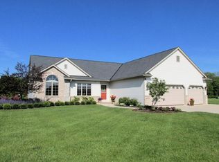6777 Jamestown Dr, West Bend, WI 53090