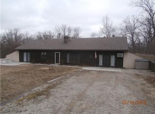 1652 SE Pin Oak Dr, Holt, MO 64048
