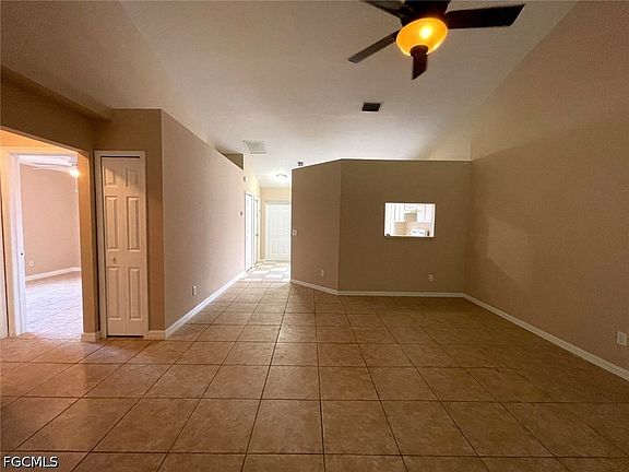 3rd image of 906 Cape Coral Pkwy W