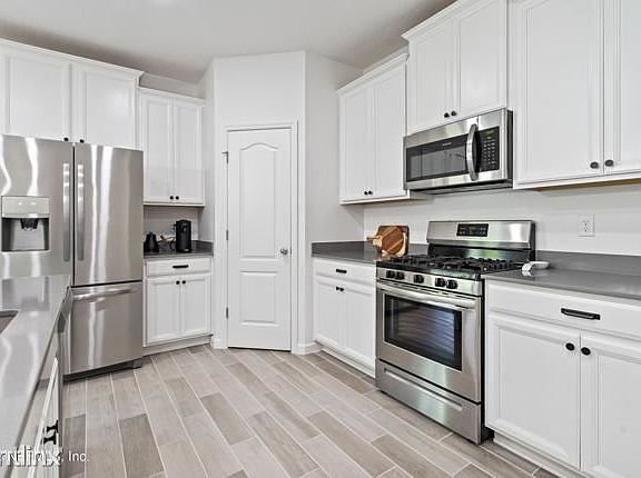 5th image of 4188R Heatherbrook Pl