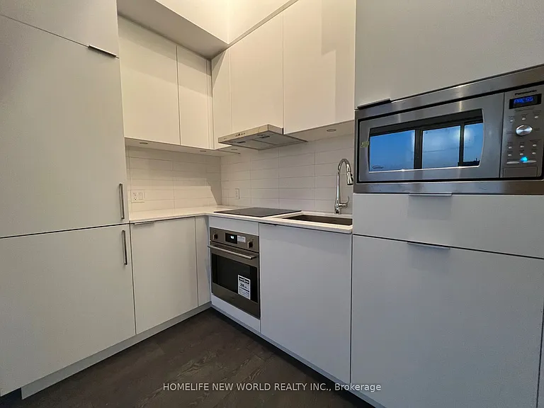 7 Golden Lion Hts #837 — Photo 3