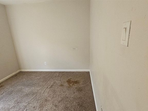 4th image of 11926 Greensbrook Forest Dr