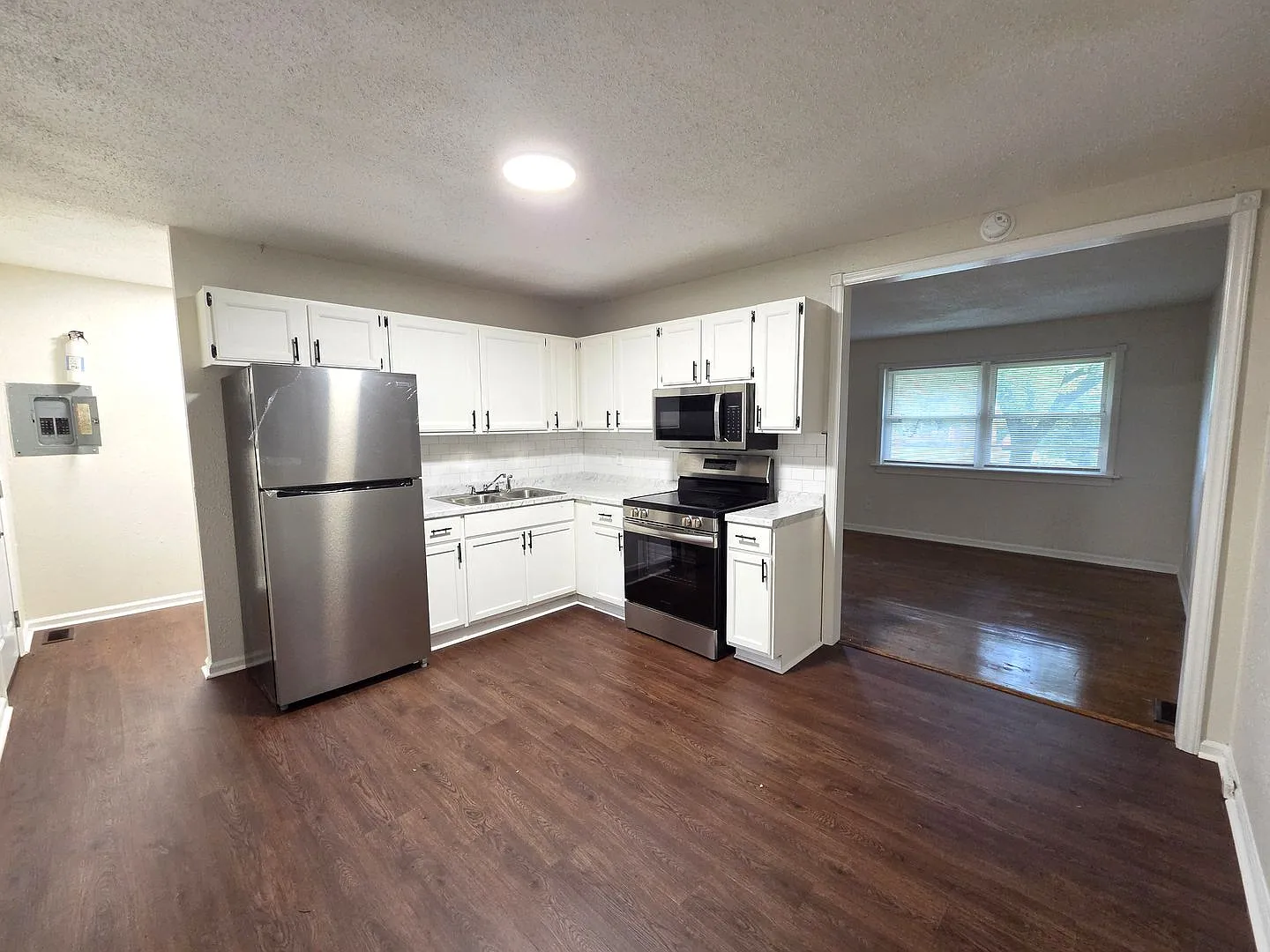 Newly renovated 3 bed home! — Photo 2