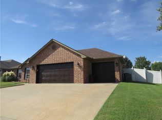 1308 Cambridge Dr, Shawnee, OK 74804