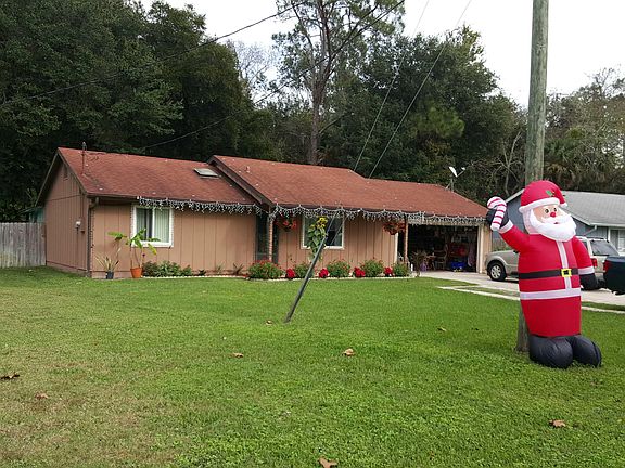 3rd image of 12 Castle Manor Dr