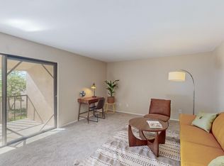 915 Country Club Dr SE APT F, Rio Rancho, NM 87124