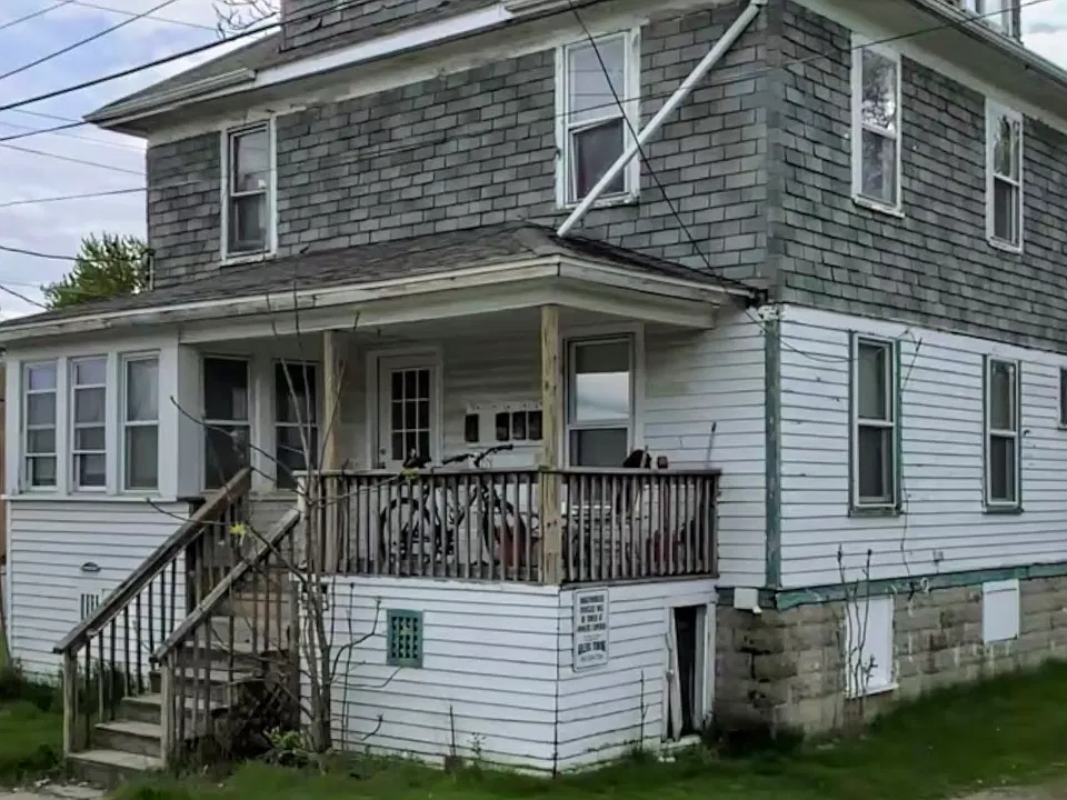 21 Jacokes St #2