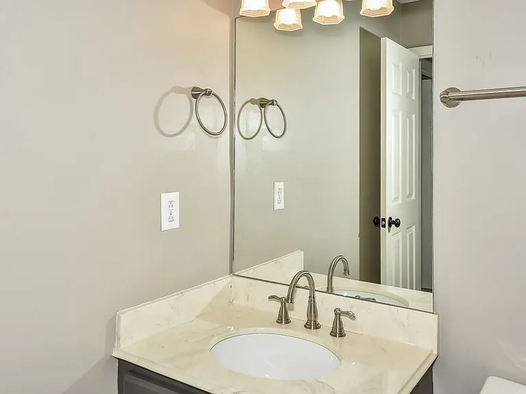 142 S Birchwood Dr — Photo 18