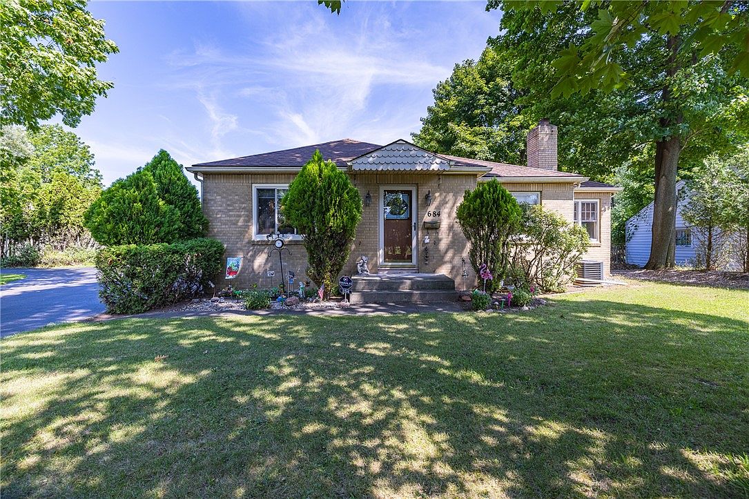 684 Lake Shore Blvd, Rochester, NY 14617 Zillow