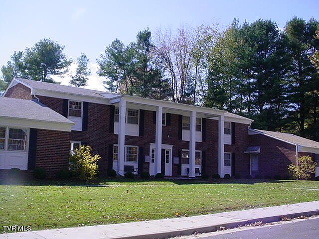 1st image of 240 Jefferson Cir APT 2