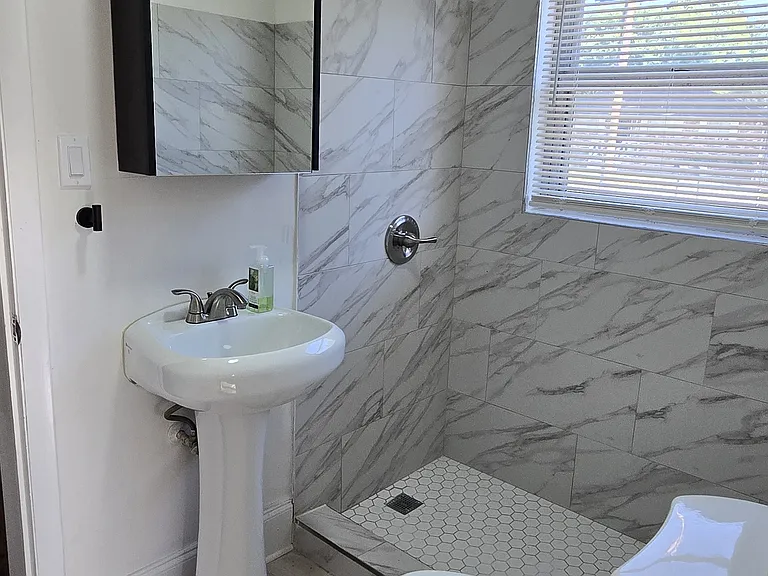 1437 Vesta Ave #1 — Photo 11