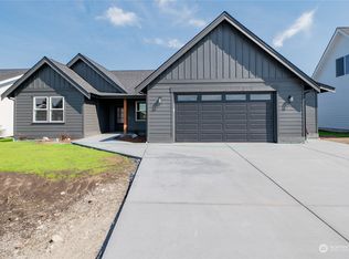 301 Brentwood Dr, Nooksack, WA 98276