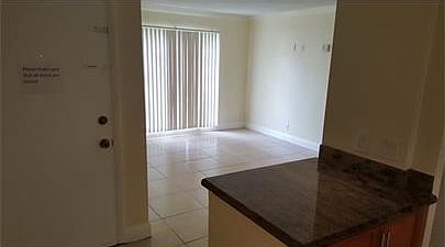 2nd image of 4441 Treehouse Ln #E