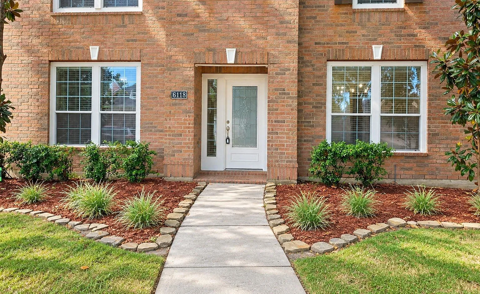 4 bed, 2.5 bath, 2798 sqft, $3,400 — Photo 4