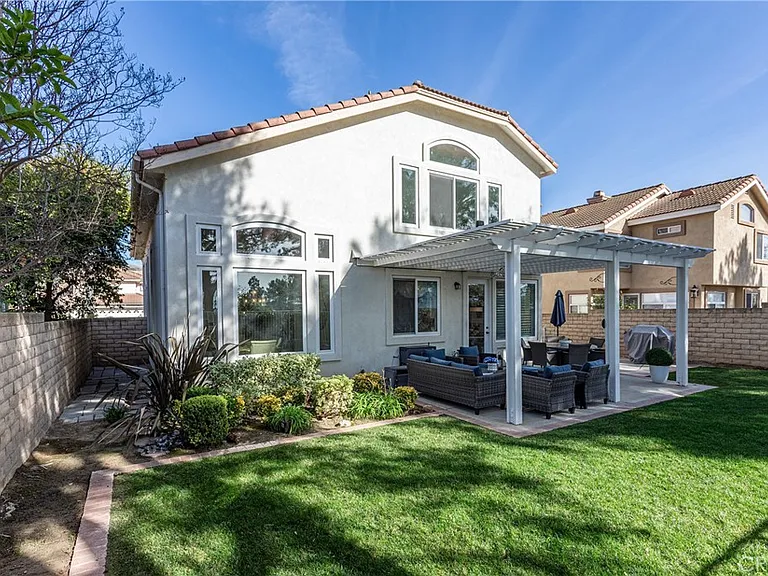 15464 Borges Dr — Photo 39