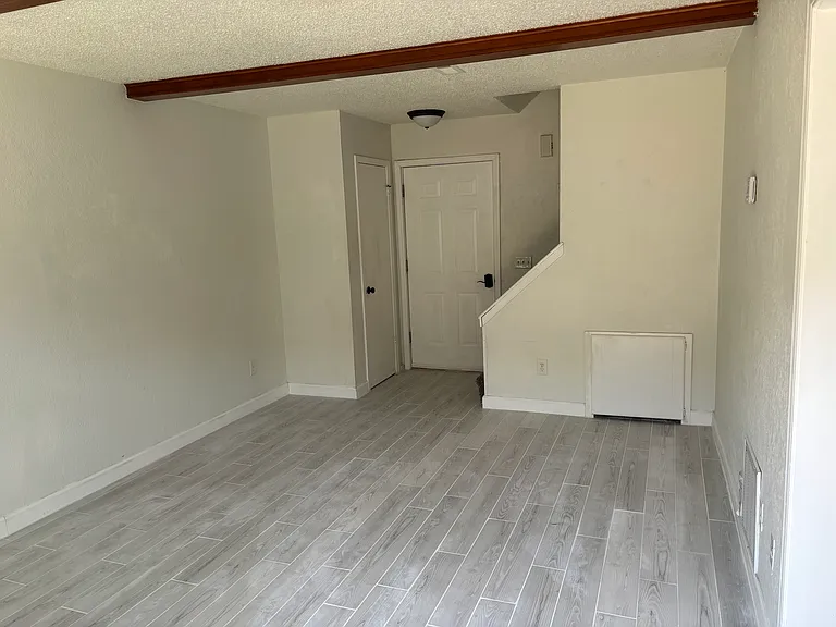 1332 High Meadows Dr — Photo 3