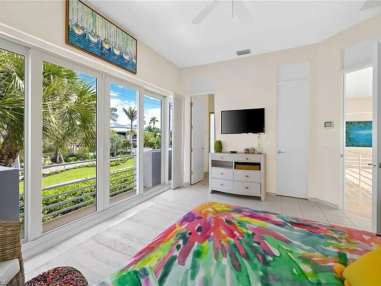 3860 Gordon Dr — Photo 30