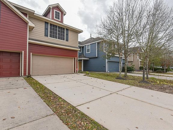 3rd image of 9016 Elm Drake Ln