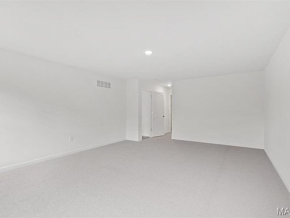 5th image of 209 Windmill View Dr