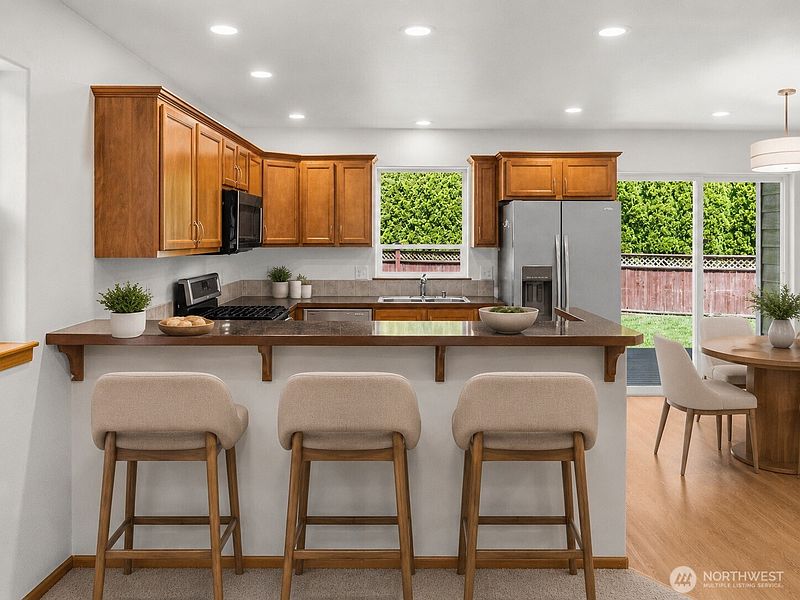4th image of 502 Jackson Court