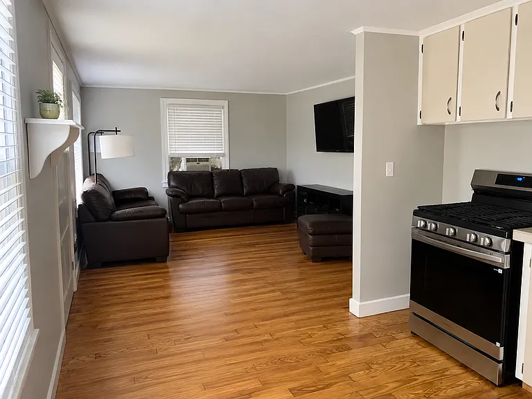31 Concord St — Photo 3