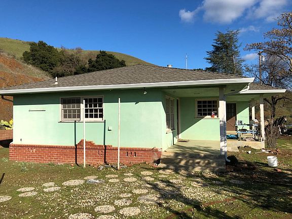 4th image of 15235A Sycamore Dr #A