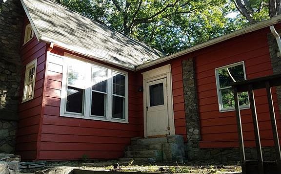 2nd image of 3498 Lakeside Dr