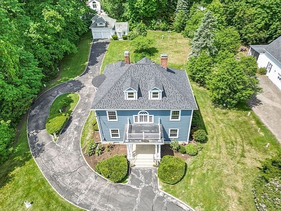 2nd image of 48 Union St
