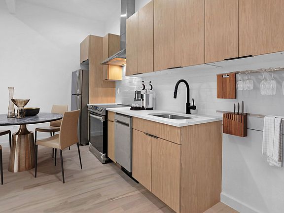 4th image of 740 W End Ave APT 5