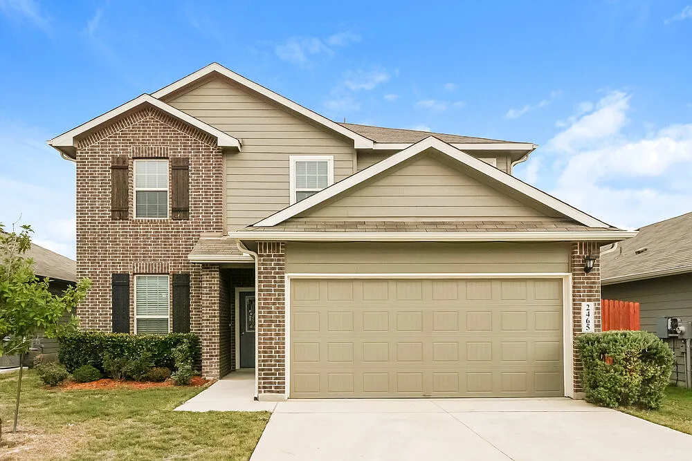 5 bed, 3.0 bath, 2667 sqft, $2,520 — Photo 1