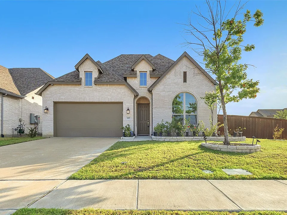 1805 Everglades Dr