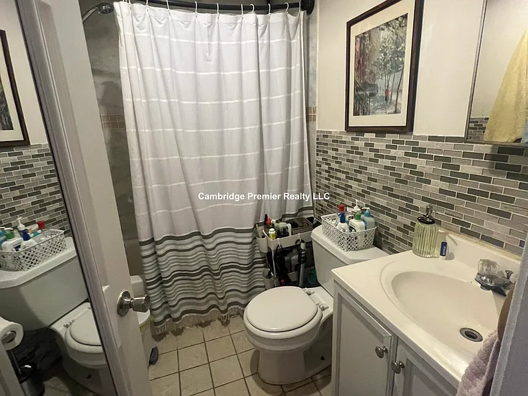 1126 Cambridge St #2 — Photo 11