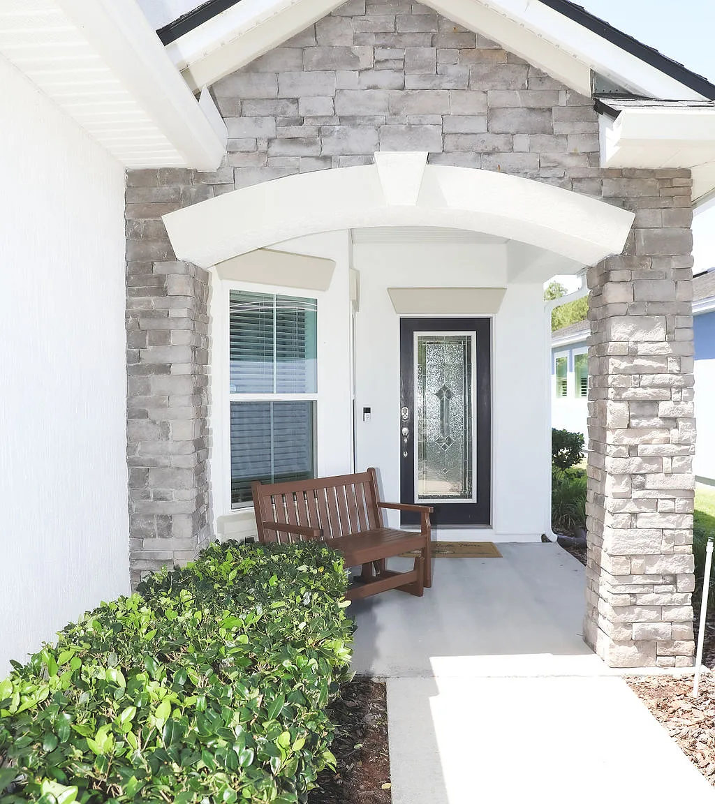 4 bed, 2.5 bath, 2298 sqft, $3,749 — Photo 2